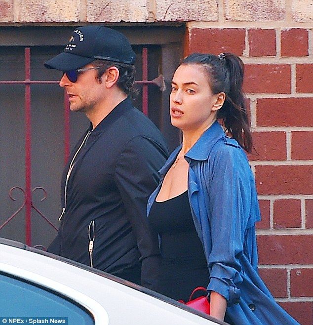 Ζουν τον έρωτά τους: Δείτε την Ιrina Shayk και τον Bradley Cooper σε ρομαντική βόλτα!