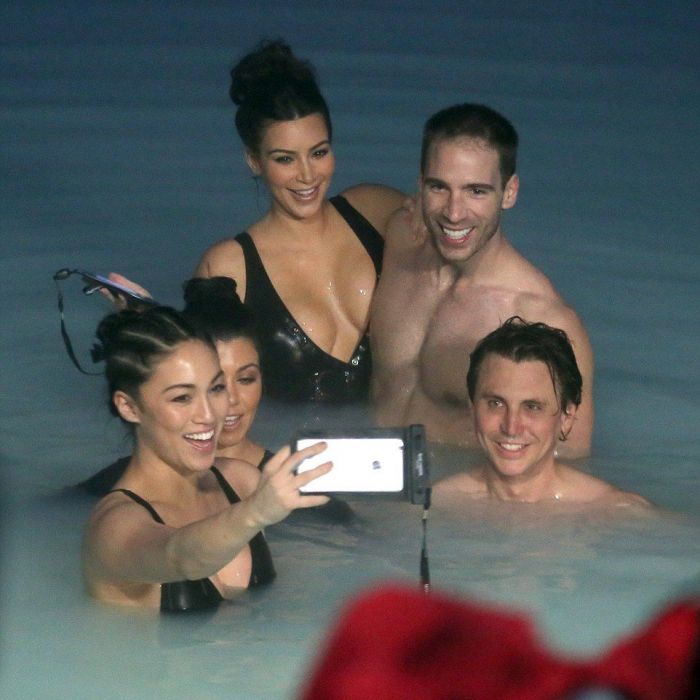 Για πρώτη φορά μετά τη γέννα: Δείτε την Kim Kardashian με μαγιό!