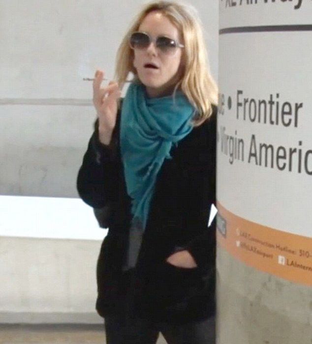 Όλα τα βλέμματα στη Vanessa Paradis: Η πρώτη εμφάνιση της πρώην του Depp μετά το διαζύγιο
