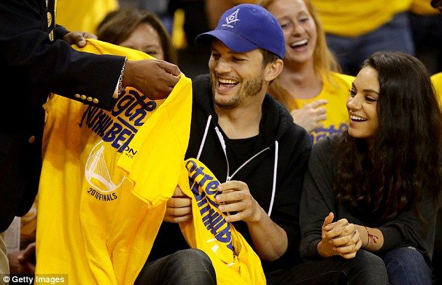 Kutcher-Kunis: Οι φωτος που αποδεικνύουν ότι είναι το πιο ερωτευμένο ζευγάρι στο Hollywood