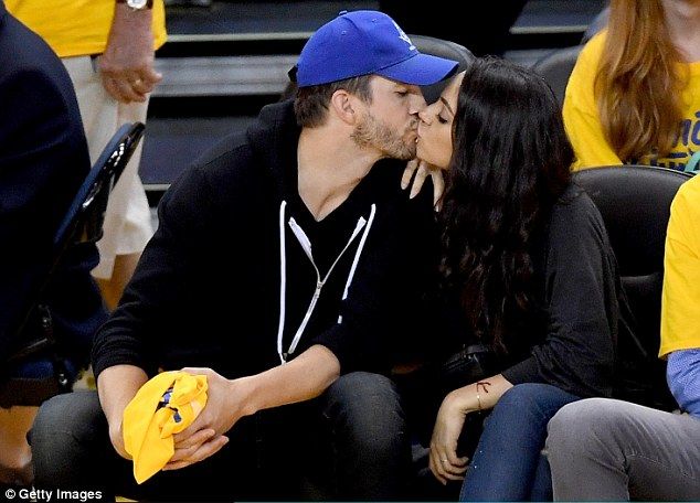 Kutcher-Kunis: Οι φωτος που αποδεικνύουν ότι είναι το πιο ερωτευμένο ζευγάρι στο Hollywood