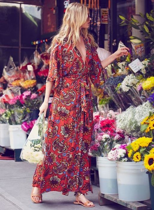 Το μάξι boho φόρεμα είναι εύκολη λύση για τις μέρες που θέλεις να νιώσεις πιο εντυπωσιακή