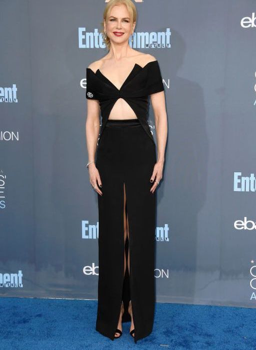 Η Νicole Kidman με φόρεμα Brandon Maxwell και πέδιλα Gianvito Rossi.