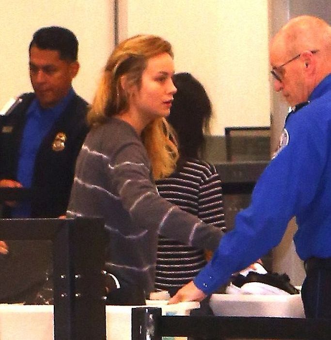 Το μυστήριο λύθηκε:Γιατί η Brie Larson δε χειροκρότησε τον Casey Affleck όταν του απένημε το Oscar;