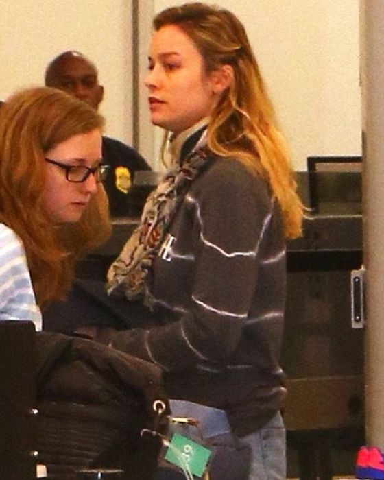 Το μυστήριο λύθηκε:Γιατί η Brie Larson δε χειροκρότησε τον Casey Affleck όταν του απένημε το Oscar;