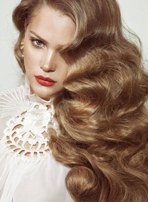 Υιοθέτησε τα αγαπημένα ρετρό μαλλιά της Lana Del Rey