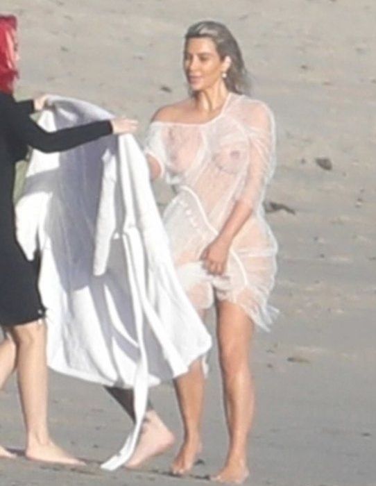 Η Kim Kardashian με see-through φόρεμα στην πρώτη της εμφάνιση μετά τη γέννηση της Chicago