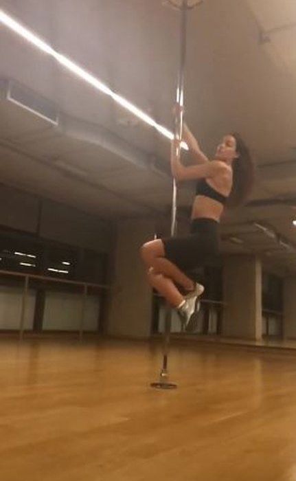 H Ελένη Φουρέιρα υποδέχτηκε το καλοκαίρι με την πιο σέξι πόζα στη θάλασσα