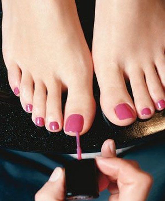 #Pedicure o clock: Ιδέες για το ποιο χρώμα να επιλέξεις για τα νύχια σου