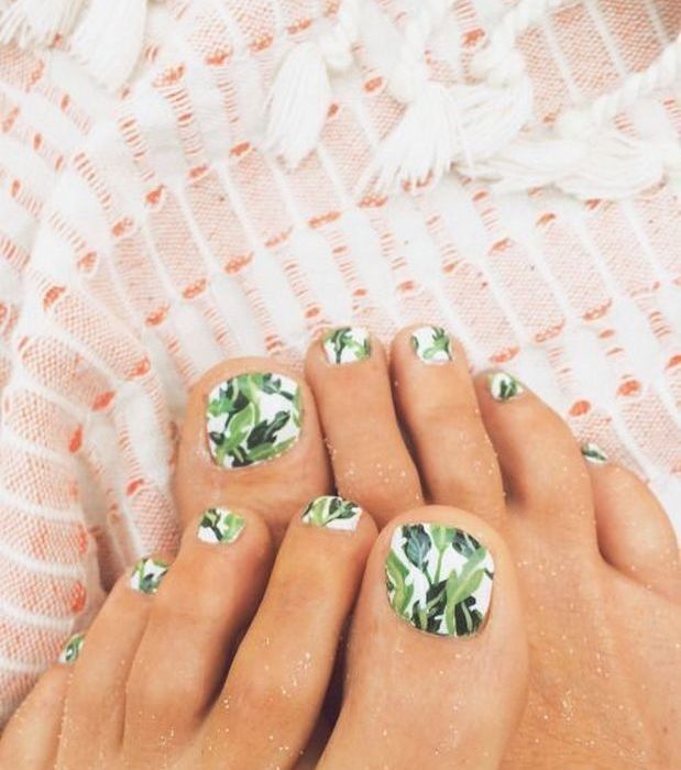 #Pedicure o clock: Ιδέες για το ποιο χρώμα να επιλέξεις για τα νύχια σου