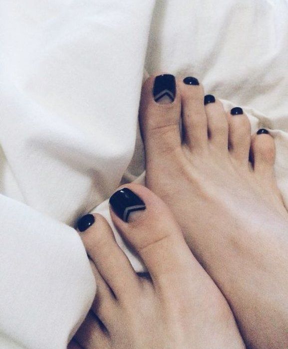 #Pedicure o clock: Ιδέες για το ποιο χρώμα να επιλέξεις για τα νύχια σου