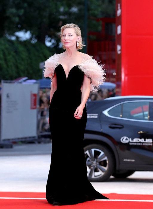Η Cate Blanchett με φόρεμα Armani Privé