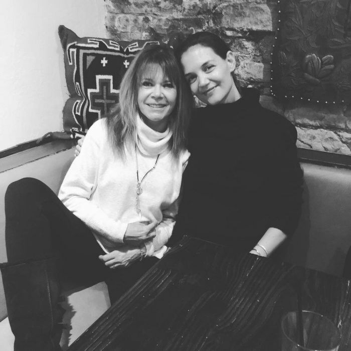 Το βίντεο που «διασύρει» την Katie Holmes, λίγο πριν την Πρωτοχρονιά