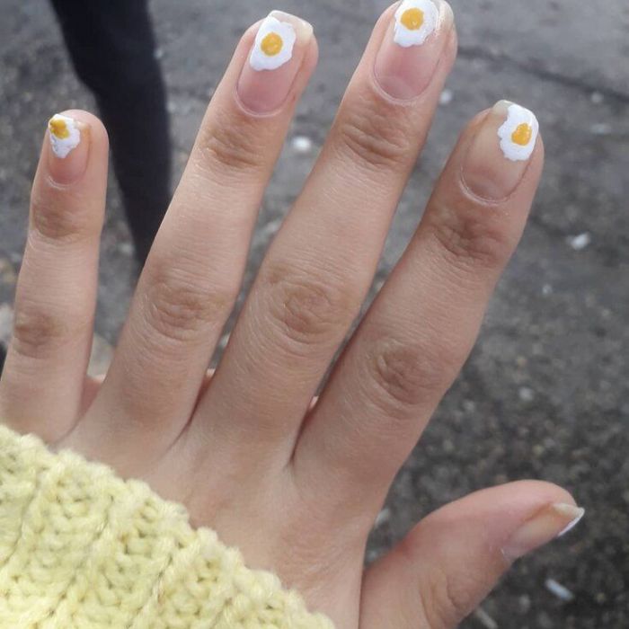 Θα πας για brunch; Γιατί δεν κάνεις #EggNails; Είναι πανεύκολα!
