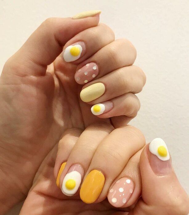 Θα πας για brunch; Γιατί δεν κάνεις #EggNails; Είναι πανεύκολα!