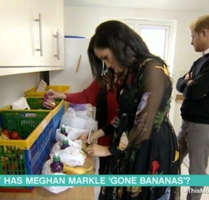 Πώς κατάφερε η Meghan Markle να γίνει viral μόνο με μερικές μπανάνες;