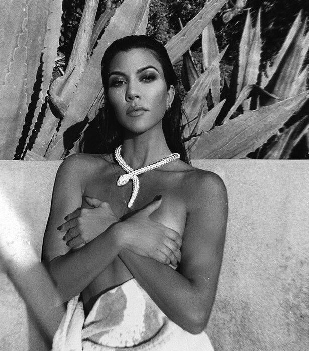 Kim & Kourtney Kardashian: Έκαναν μάσκα ομορφιάς και είναι κυριολεκτικά αγνώριστες