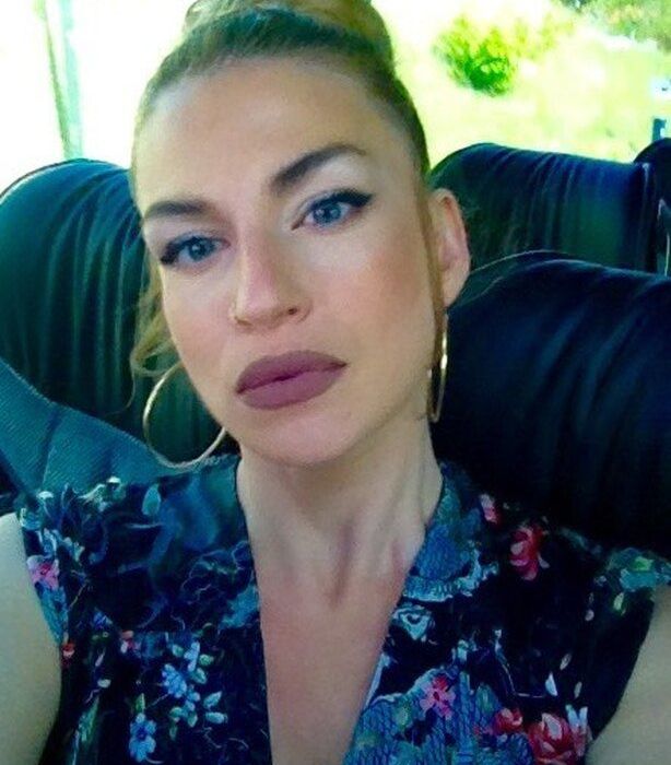 H Ειρήνη Ψυχράμη από τις Hi-5 τραγούδησε το «Ξέρω τι ζητάω» και μας γύρισε πίσω στο 2003