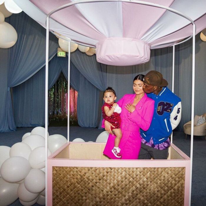 Η Stormi Webster βάφει την Kylie Jenner στο πιο χαριτωμένο βίντεο της ημέρας