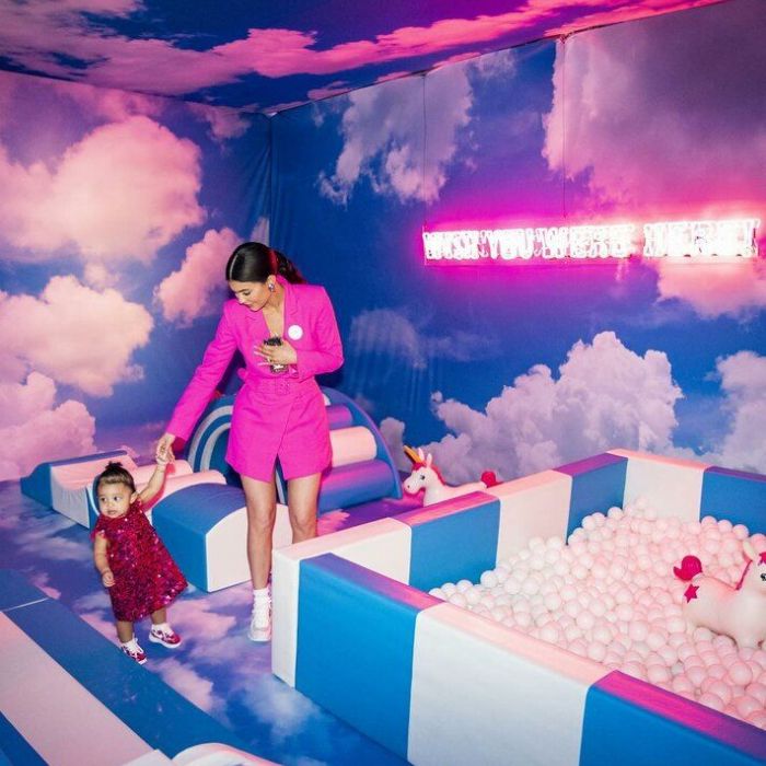 Η Stormi Webster βάφει την Kylie Jenner στο πιο χαριτωμένο βίντεο της ημέρας