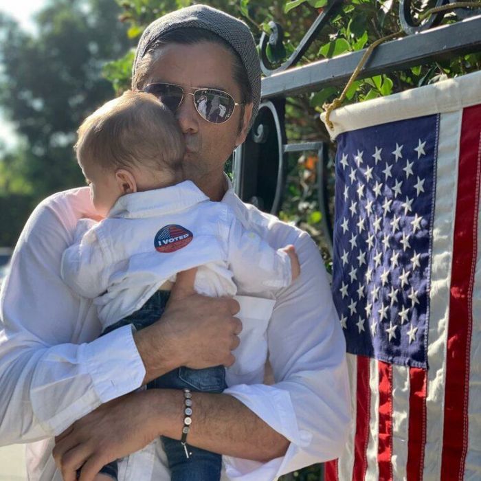 Ο γιος του John Stamos που σκάει στα γέλια έγινε viral και μας έφτιαξε την ημέρα!