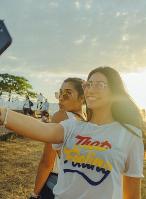 «(Για τη selfie) πρέπει να τραβάμε από ψηλά προς χαμηλά»