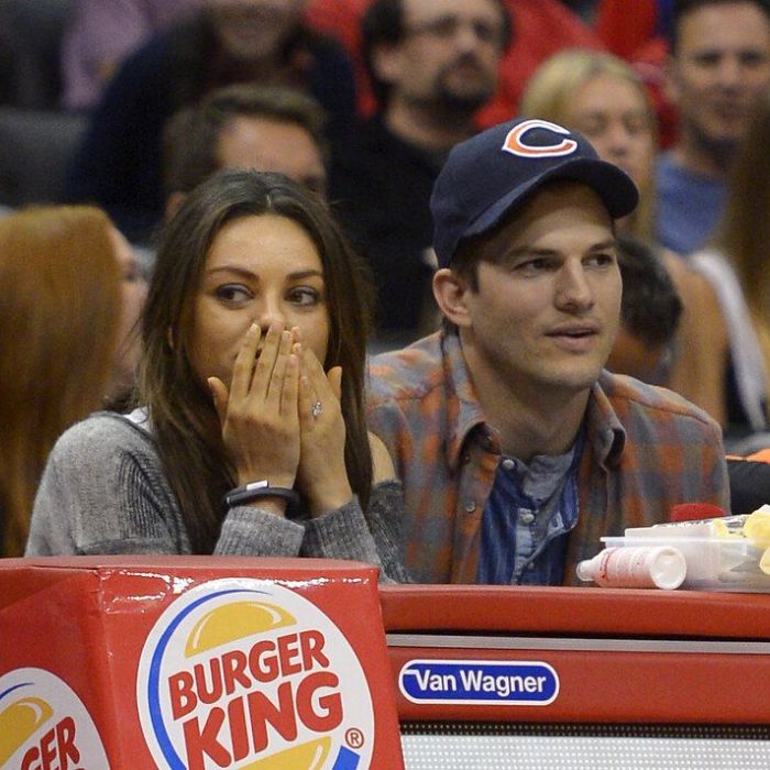 Μπορεί οι αποκαλύψεις της Demi Moore να αφορούν τον Ashton Kutcher, όμως, όλη αυτή η δημοσιότητα είναι φυσικό να επηρεάσει τη Mila Kunis και την οικογένειά τους.