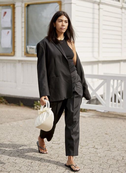 Με ασορτί, μαύρο blazer για ultra chic εμφανίσεις.