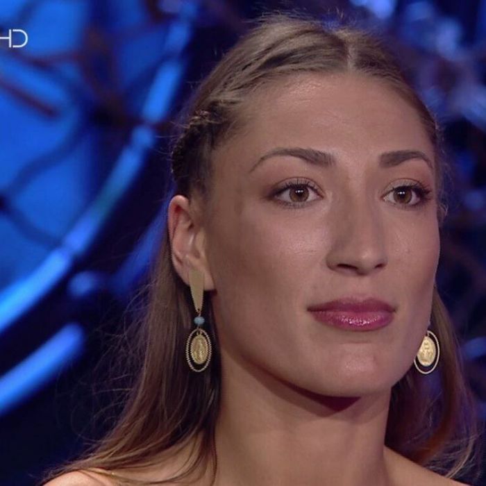 Η κοπέλα είναι η Μαρτίνα Γιάφιτσουκ.