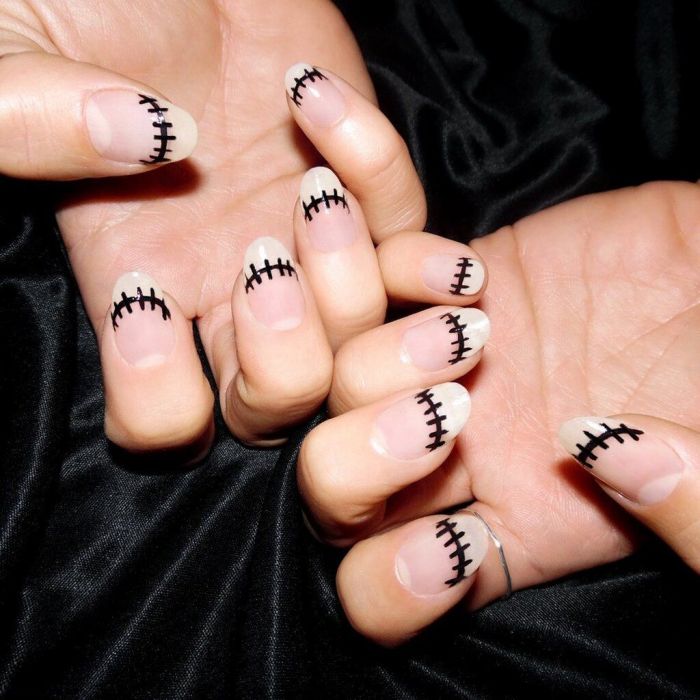 @aliciatnails Θυμίζουν κάτι από Tim Burton...