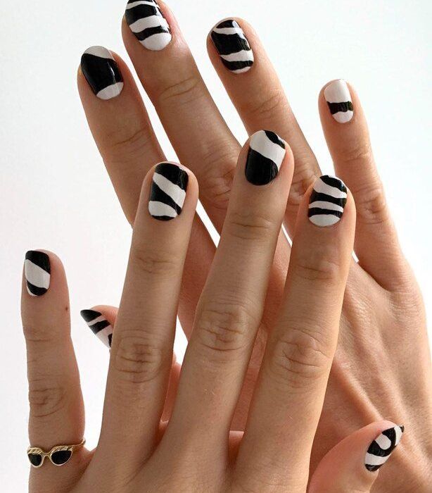 @jessicawashick Η αφηρημένη εκδοχή του Halloween nail art...