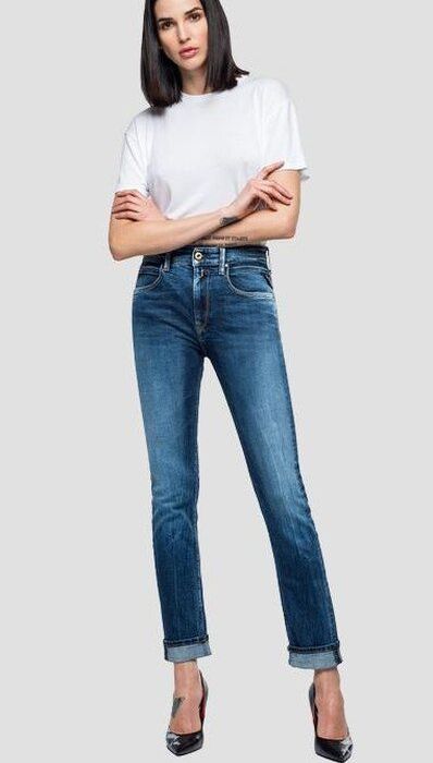 Οδηγός Αγοράς: 10 straight jeans που κολακεύουν όλους τους σωματότυπους