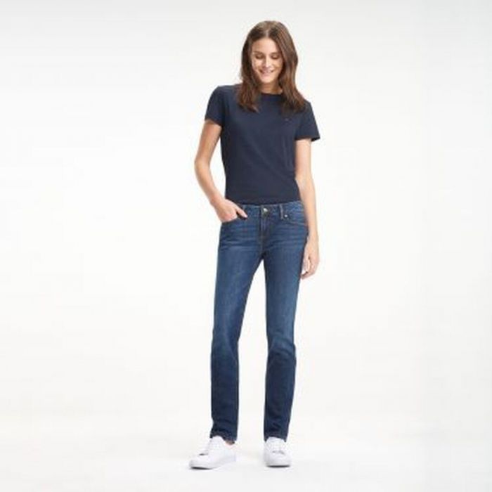 Οδηγός Αγοράς: 10 straight jeans που κολακεύουν όλους τους σωματότυπους