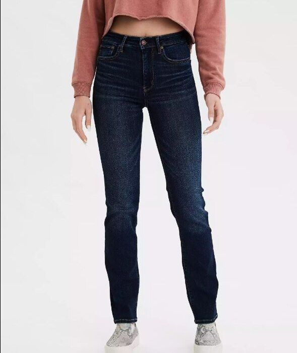 Οδηγός Αγοράς: 10 straight jeans που κολακεύουν όλους τους σωματότυπους