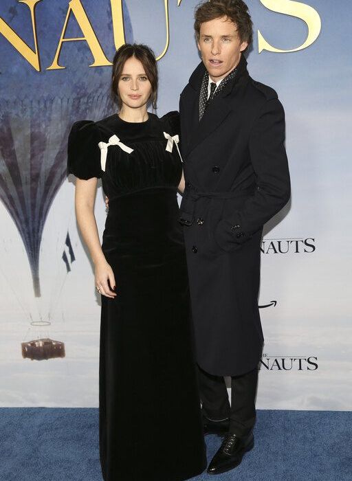 Η Felicity Jones και ο Eddie Redmayne πρωταγωνιστούν στην ταινία Τhe Aeronauts. Οι δυο τους έχουν ξανασυνεργαστεί στην ταινία "The Theory of Everything", για την οποία ο Eddie κέρδισε το Oscar ερμηνείας ενώ υποψήφια ήταν και η Felicity.