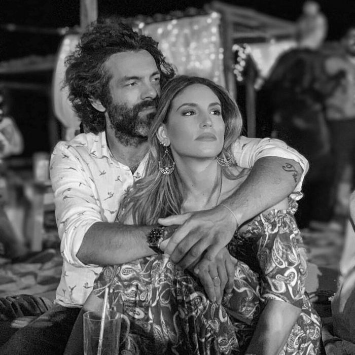 Η Αθηνά Οικονομάκου κι ο Φίλιππος Μιχόπουλος συνηθίζουν να ανεβάζουν κοινές φωτογραφίες τους.