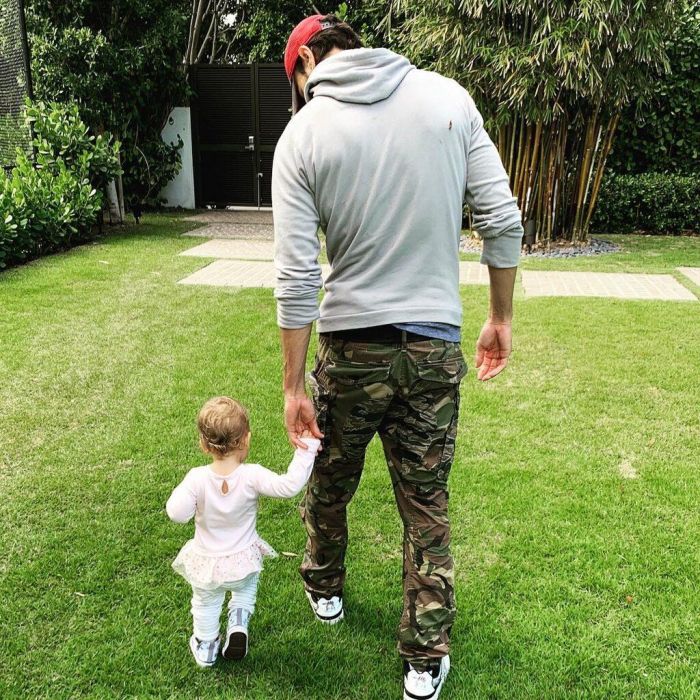 Ο Enrique Iglesias χορεύει με την κόρη του και «τρελαίνει» το Instagram (video)