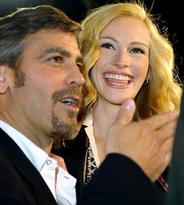 George και Julia είναι χρόνια φίλοι. Εδώ στην πρεμιέρα του Ocean's Eleven όπου πρωταγωνιστούσαν και οι δύο!