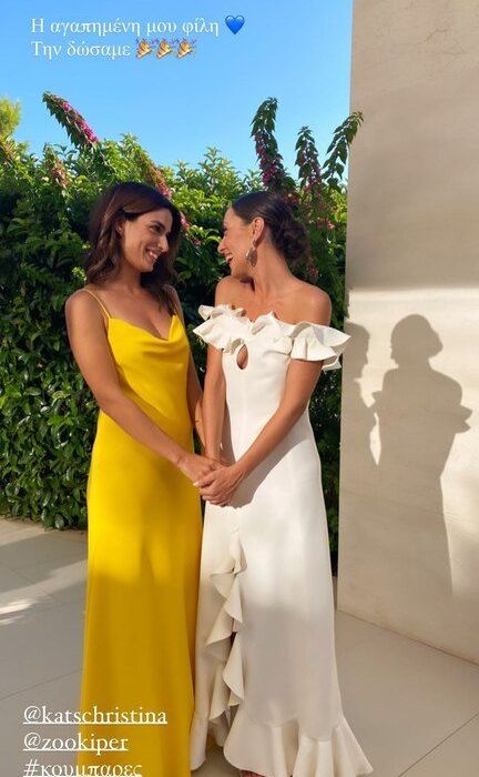 Η Τόνια Σωτηροπούλου φόρεσε το πιο τέλειο slip dress ως κουμπάρα