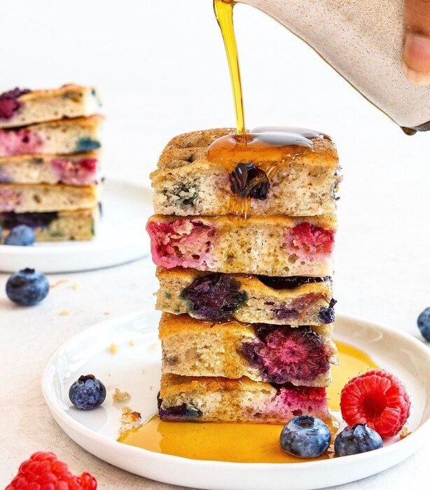 Όχι άλλα pancakes στο τηγάνι! Φτιάξε τηγανίτες στο ταψί εύκολα και γρήγορα