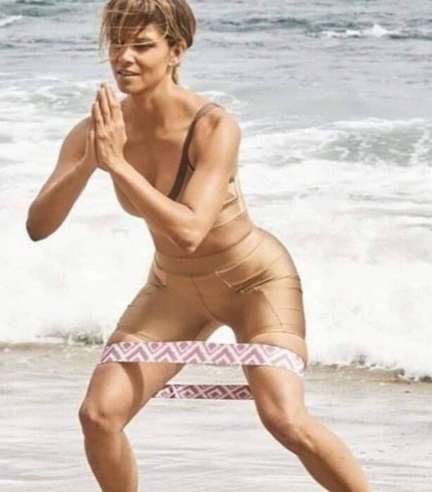 Οι ασκήσεις για μπράτσα σμιλεμένα της Halle Berry