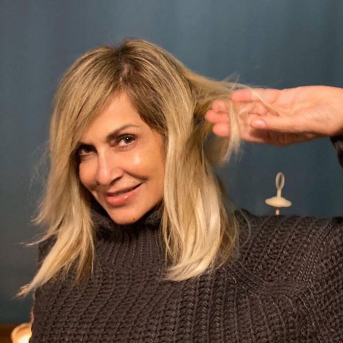 Η Άννα Βίσση αποφάσισε να ανανεώσει το look της και ανέβασε μία σειρά φωτογραφιών στο Instagram.