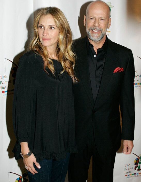 Ο Clooney συμπλήρωσε: «Νομίζω ότι μετανιώνει που δεν ήταν στην πρώτη», είπε ο Clooney στο Time.