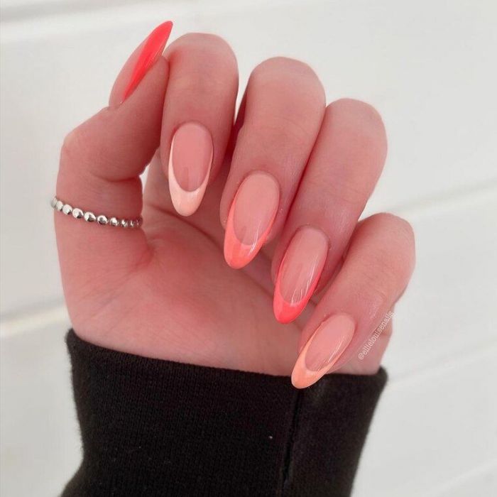 @ellielouisenails