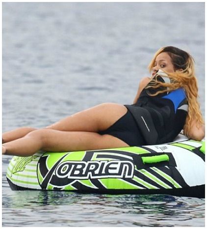 Μάθετε πόσα ξόδεψαν η Rihanna και η Cara Delevingne για σκάφος, φαγητό και clubbing στο Μονακό