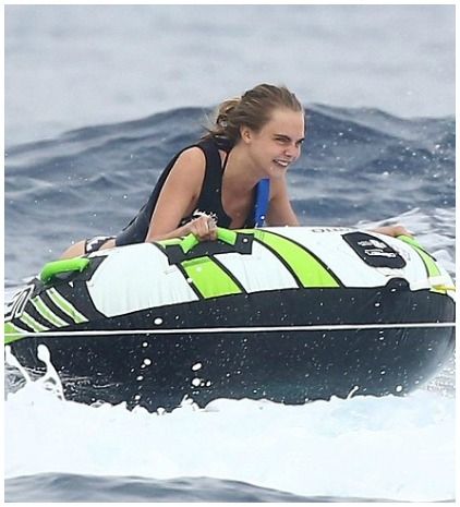 Μάθετε πόσα ξόδεψαν η Rihanna και η Cara Delevingne για σκάφος, φαγητό και clubbing στο Μονακό