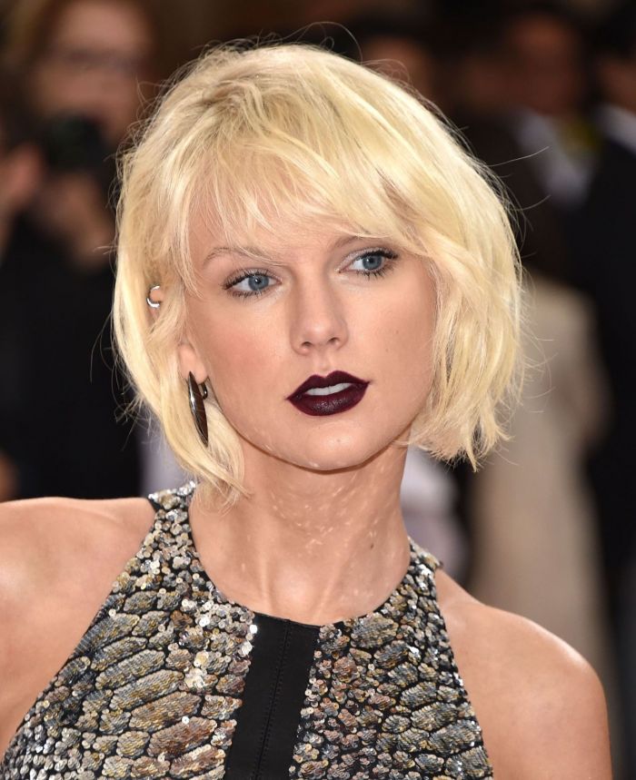 Met Gala Beauty: Αυτή ήταν η πιο hot απόχρωση που φόρεσαν στα χείλη τους οι stars!