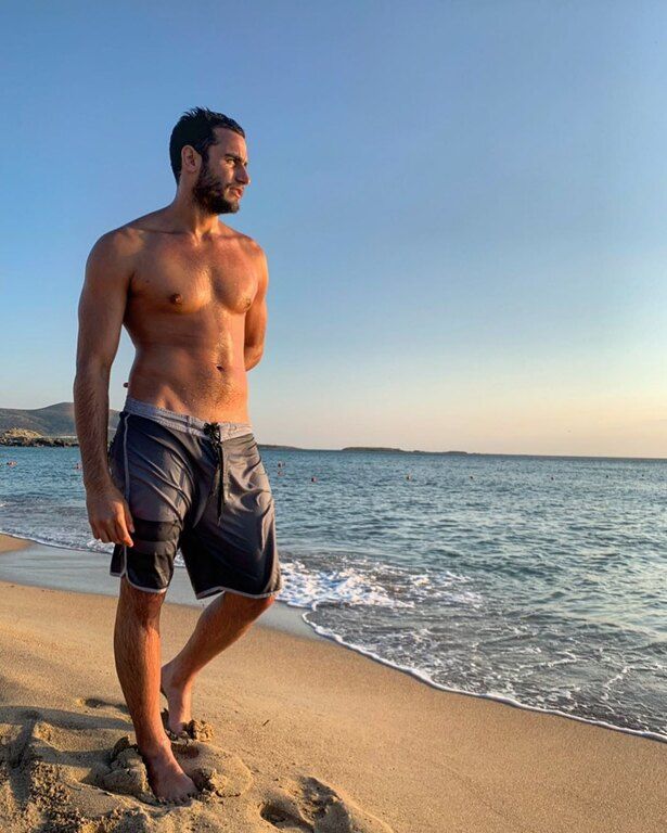 Κόνι Μεταξά: Ο κούκλος σύντροφός της μετακομίζει στην Αθήνα!Τον έχεις δει;