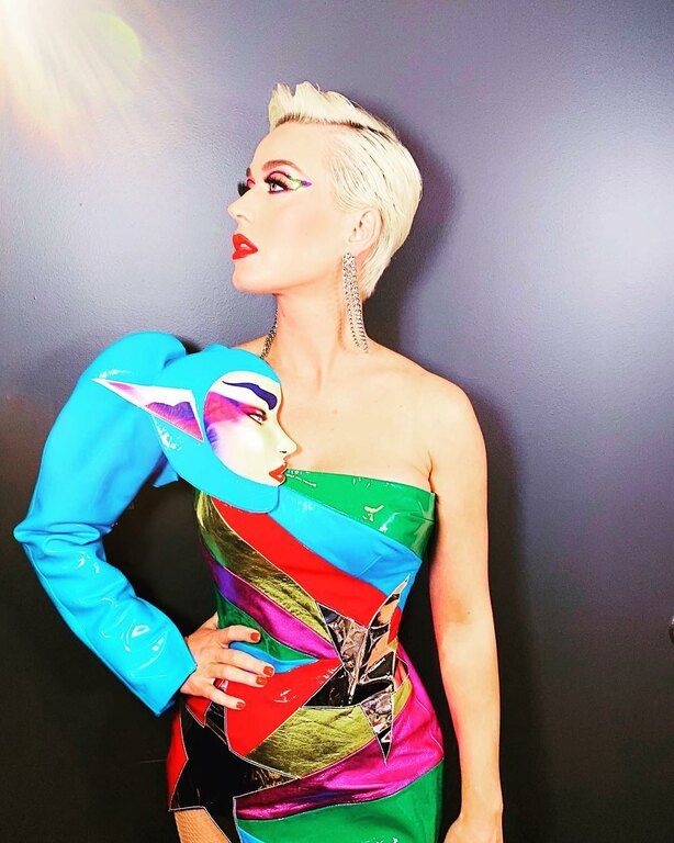 Wind of change: Η Katy Perry άλλαξε τα μαλλιά της και είναι αγνώριστη