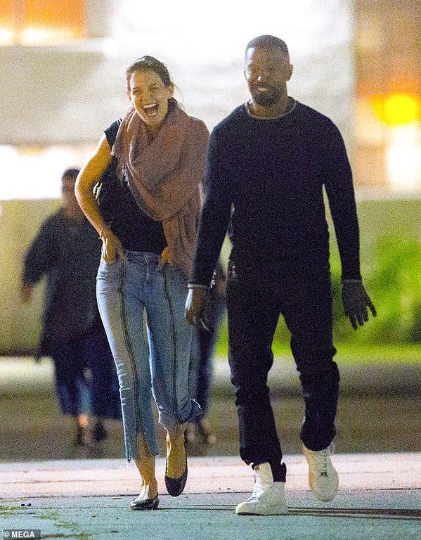 Katie Holmes-Jamie Foxx: Η σπάνια έξοδος του ζευγαριού και τα χαμόγελα
